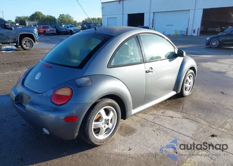 2005 Volkswagen New Beetle Gl from USA, damaged, VIN 3VWBK31C85M405330